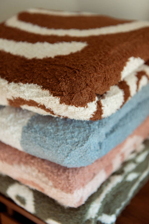 Howdy Plush Throw - Chocolate Brown