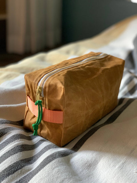 Waxed canvas dopp kit - image 3