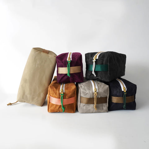 Waxed canvas dopp kit - image 4